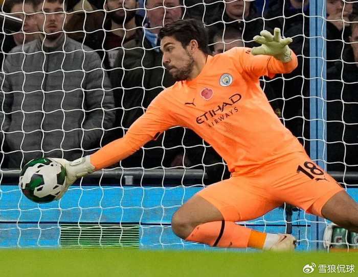 周六谈妥！曼城替补门将无限接近加盟森林 曾神扑造英超四连冠