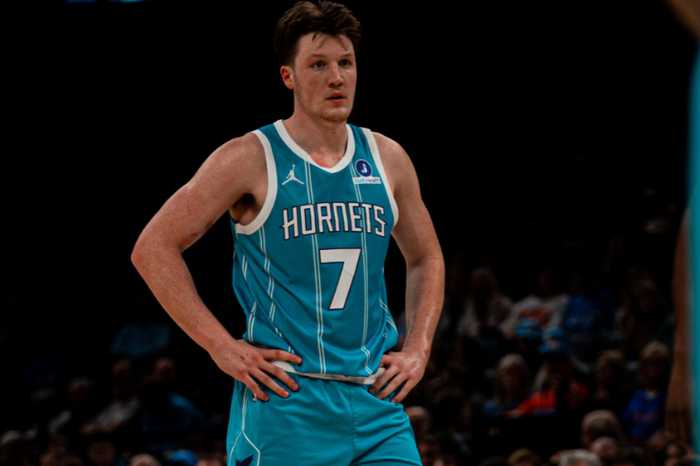 黄蜂险胜老鹰豪取9连胜：克努佩尔23+8创历史第一 杰伦31+9+8