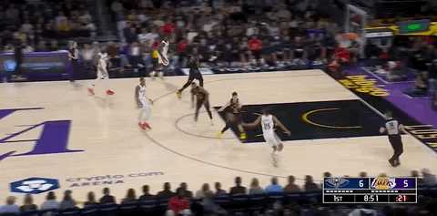 里夫斯抢断詹姆斯快攻未获2+1，湖人战鹈鹕现争议