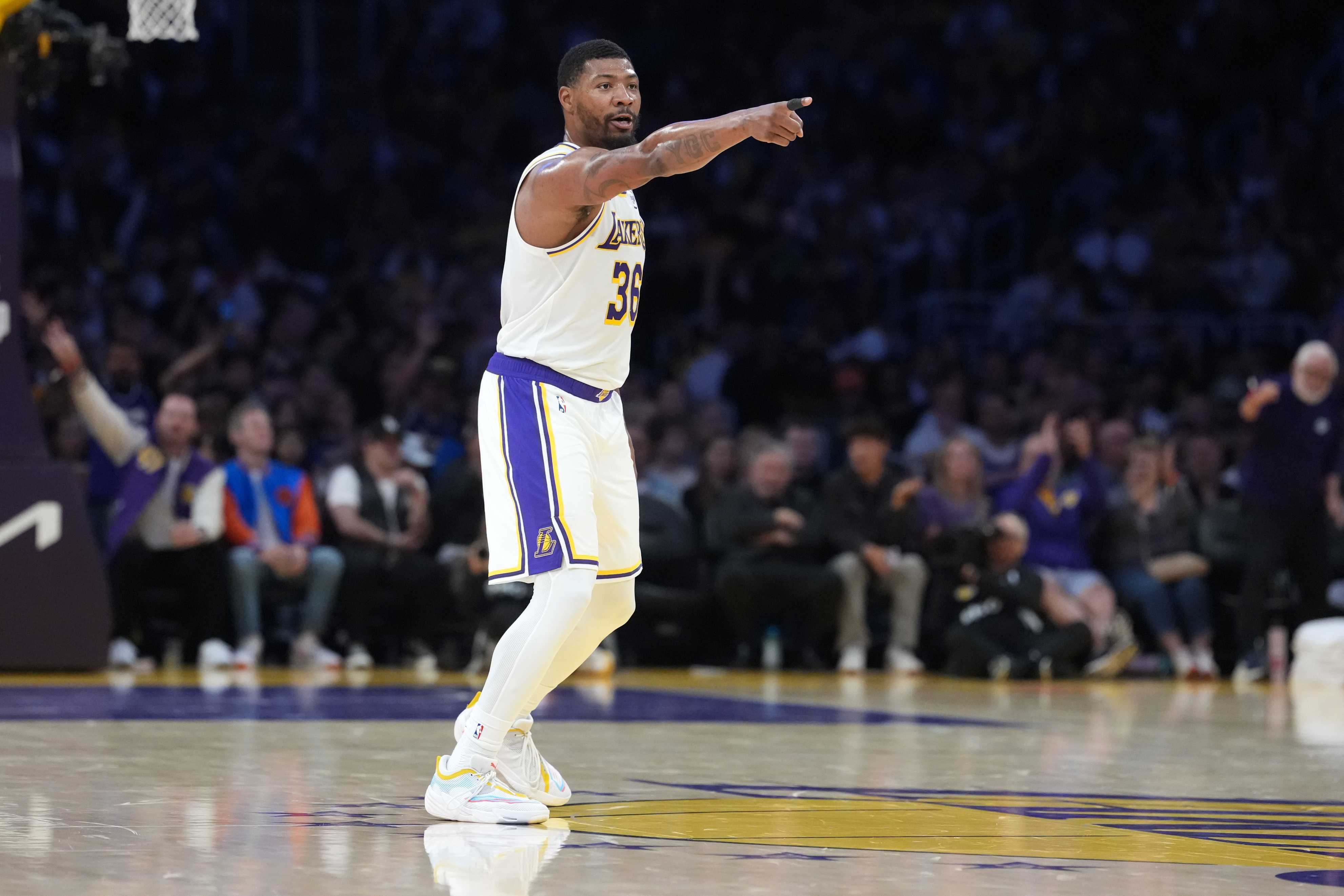 加盟湖人，你果然大放异彩，三分和防守都拉满，最赚的签约引援