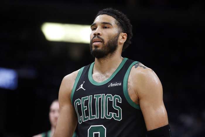 16中6拿16分！塔图姆：想变回熟悉的自己 我不是超人所以需要时间