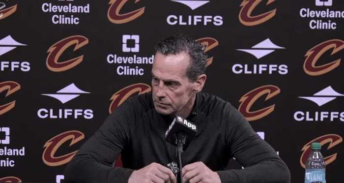 胜魔术发布会！阿特金森多次不满防守，谈托布谨慎，回应波特伤情